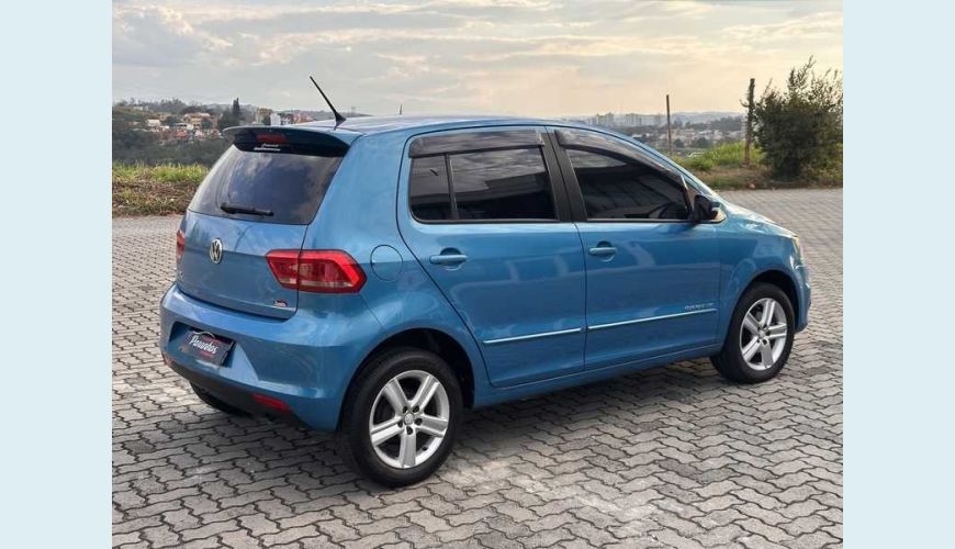 VOLKSWAGEN VOLKSWAGEN FOX COMFORTLINE 1.0 FLEX MANUAL 4P - AZUL - 2015 Foto 6 (Grande)