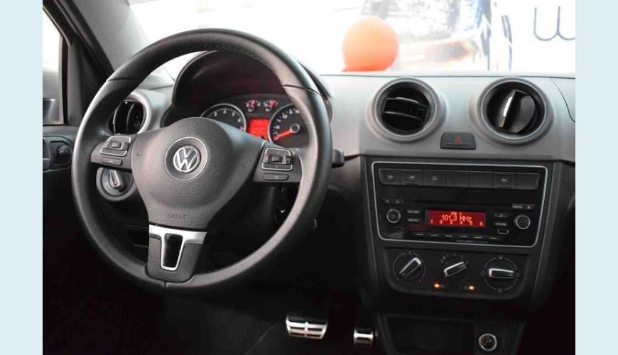VOLKSWAGEN VOYAGE TEC CITY 1.0 FLEX AUT. 4P - PRATA - 2013 Foto 6 (Grande)