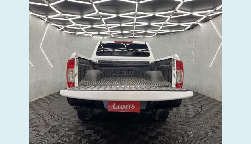 NISSAN FRONTIER CD S 2.3 TD DIESEL MANUAL 2P - BRANCO - 2021 Foto 6 (Grande)