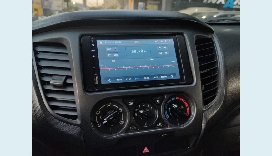 MITSUBISHI L200 TRITON DIESEL AUT. 4P - PRATA - 2019 Foto 6 (Grande)