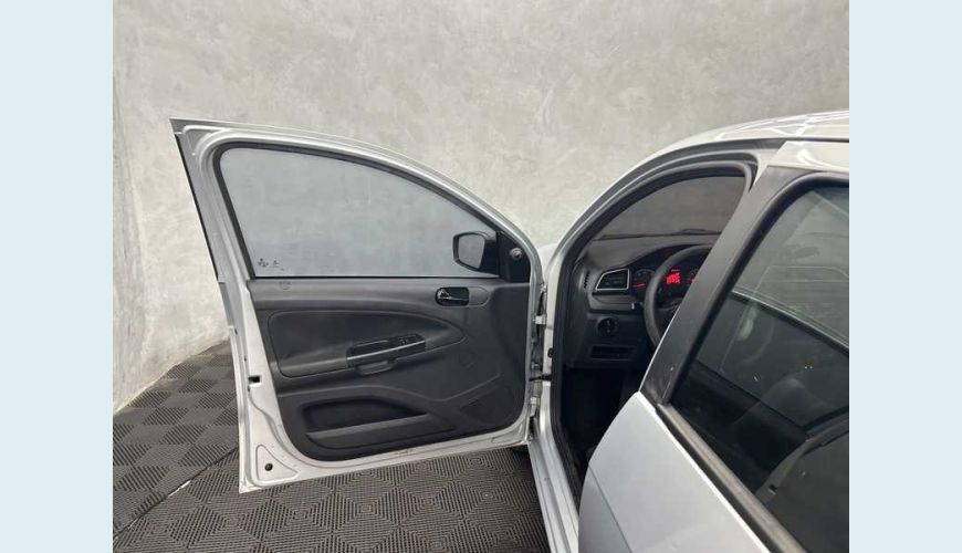 VOLKSWAGEN VOLKSWAGEN GOL 1.6 FLEX MANUAL 4P - PRATA - 2020 Foto 6 (Grande)