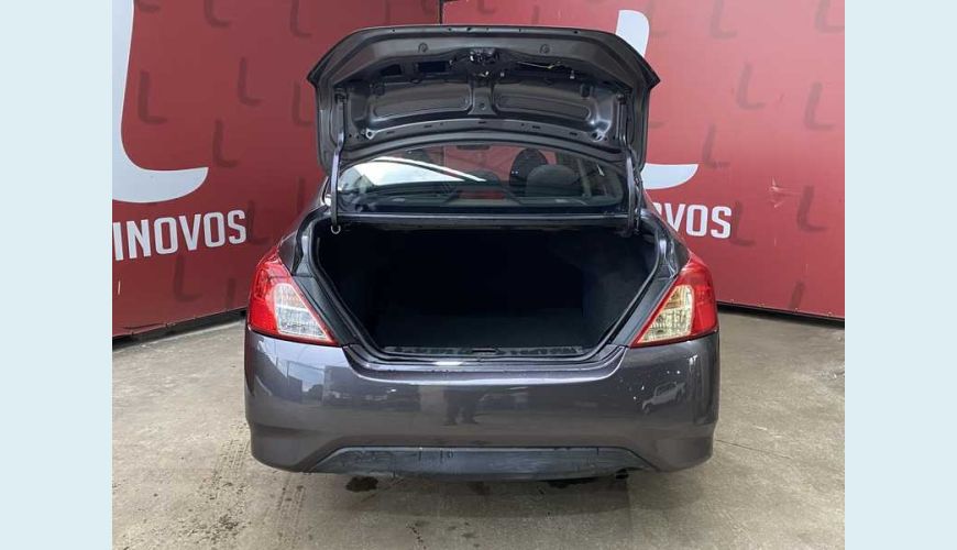 NISSAN NISSAN VERSA 1.0 FLEX AUT. 4P - CINZA - 2020 Foto 6 (Grande)