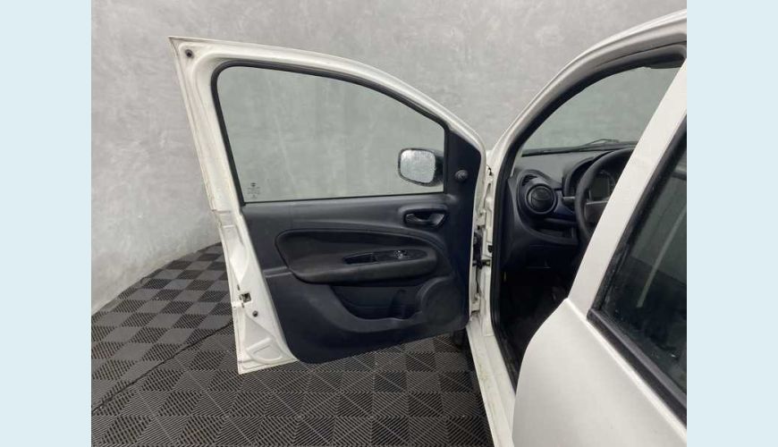 FIAT UNO ATTRACTIVE 1.0 8V FLEX MANUAL 4P - BRANCO - 2020 Foto 6 (Grande)