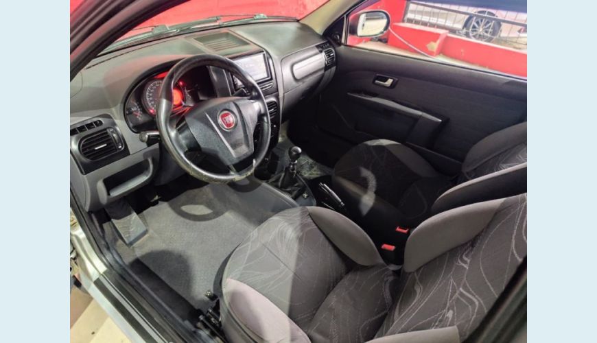 FIAT STRADA FLEX MANUAL 2P - PRATA - 2014 Foto 6 (Grande)