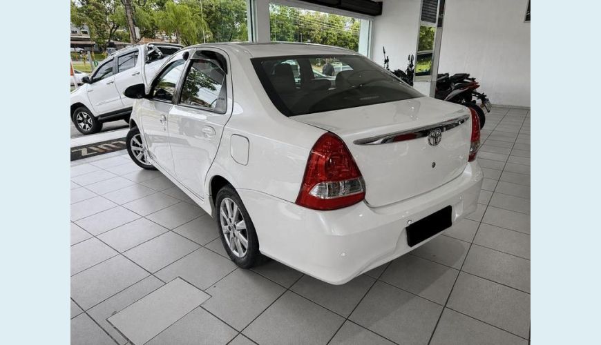 TOYOTA ETIOS XLS 1.5 FLEX MANUAL 4P - BRANCO - 2018 Foto 6 (Grande)