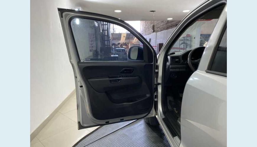 VOLKSWAGEN AMAROK SE 2.0 TDI DIESEL MANUAL 4P - PRATA - 2019 Foto 6 (Grande)