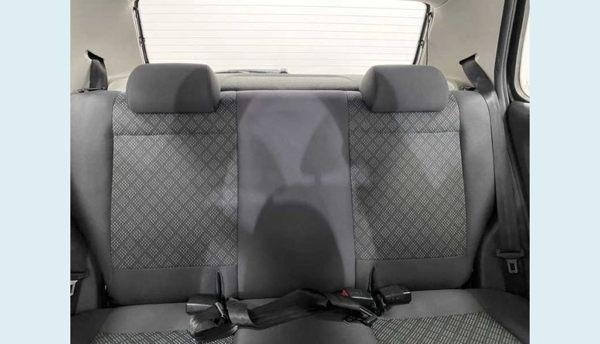 VOLKSWAGEN FOX TRENDLINE 1.0 MPI FLEX MANUAL 4P - PRETO - 2017 Foto 6 (Grande)