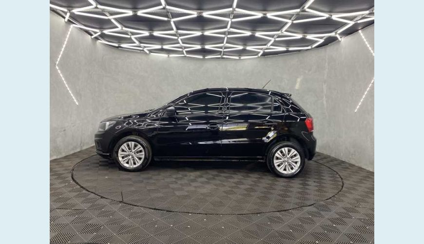 VOLKSWAGEN VOLKSWAGEN GOL 1.6 FLEX MANUAL 4P - PRETO - 2022 Foto 6 (Grande)