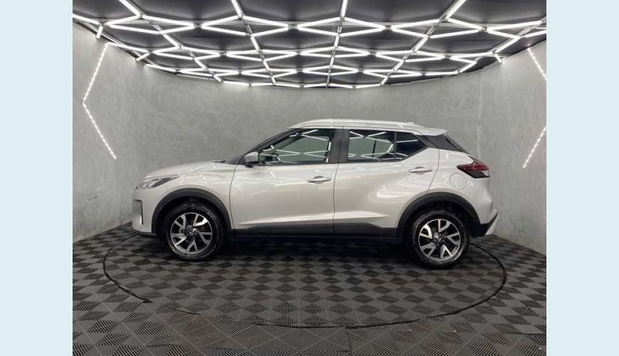 NISSAN KICKS SENSE 1.6 FLEX - PRATA - 2023 Foto 6 (Grande)