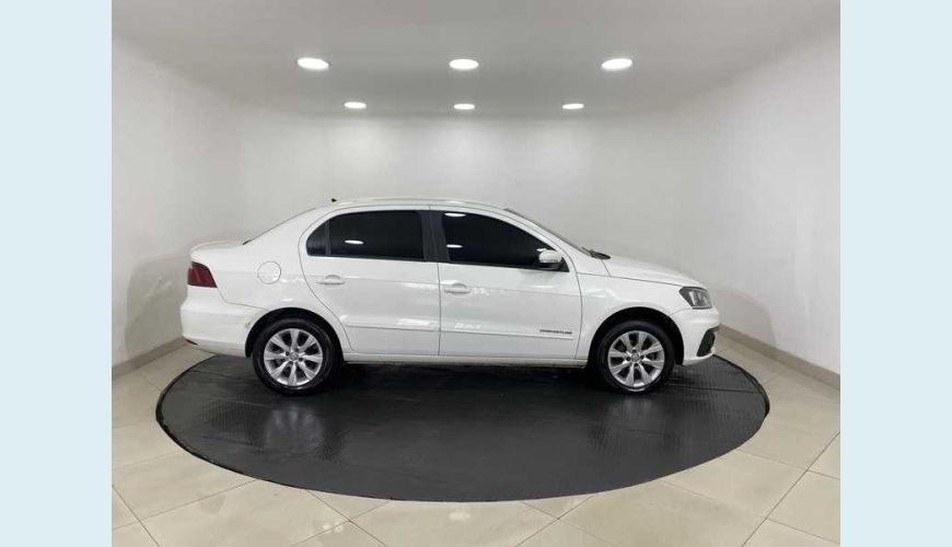 VOLKSWAGEN VOLKSWAGEN VOYAGE COMFORTLINE 1.0 MPI FLEX MANUAL 4P - BRANCO - 2017 Foto 6 (Grande)