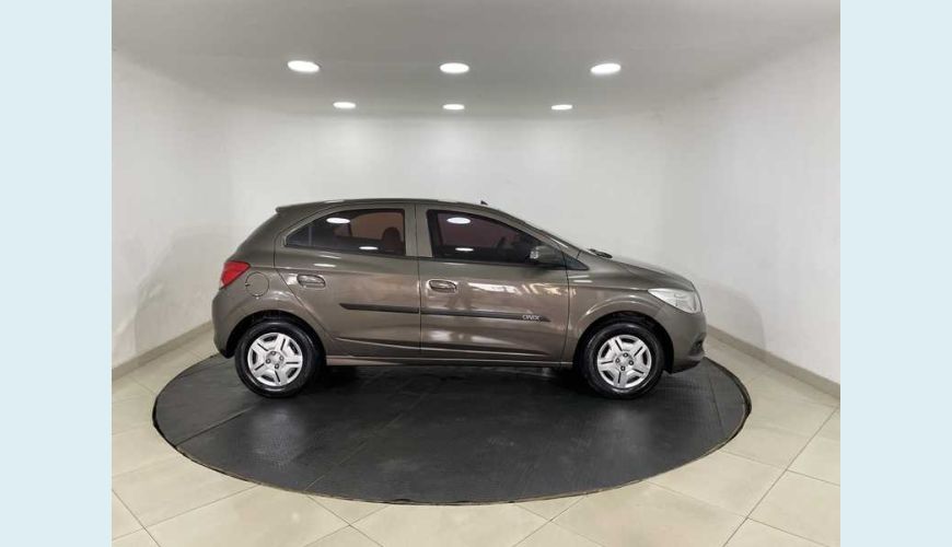 CHEVROLET ONIX LS 1.0 FLEX MANUAL 4P - CINZA - 2013 Foto 6 (Grande)