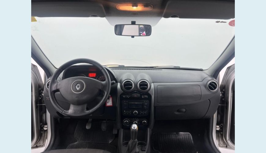 RENAULT LOGAN EXP 16 HP FLEX MANUAL 4P - PRATA - 2013 Foto 6 (Grande)