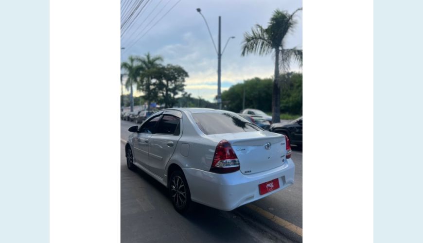 TOYOTA TOYOTA ETIOS FLEX AUT. 4P - BRANCO - 2018 Foto 6 (Grande)