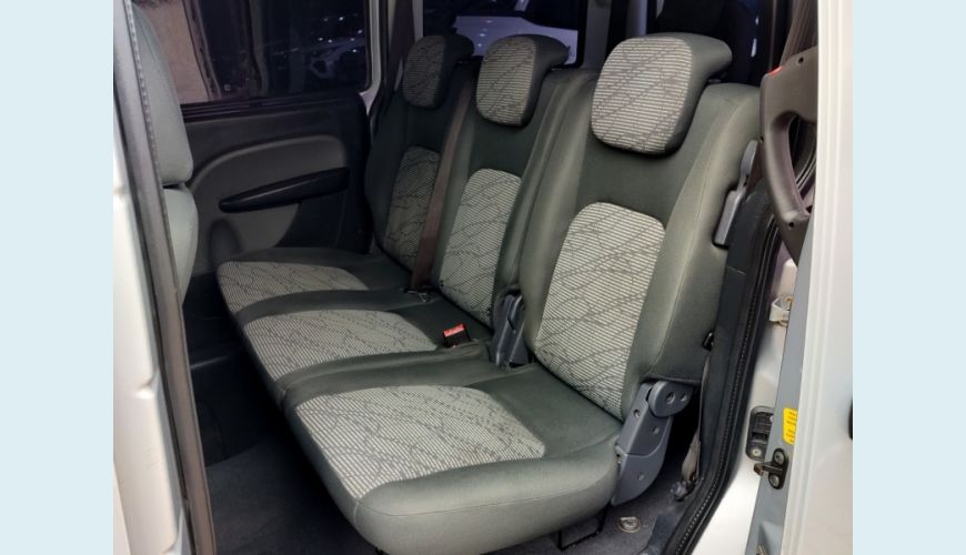 FIAT DOBLO FLEX MANUAL 4P - PRATA - 2021 Foto 6 (Grande)