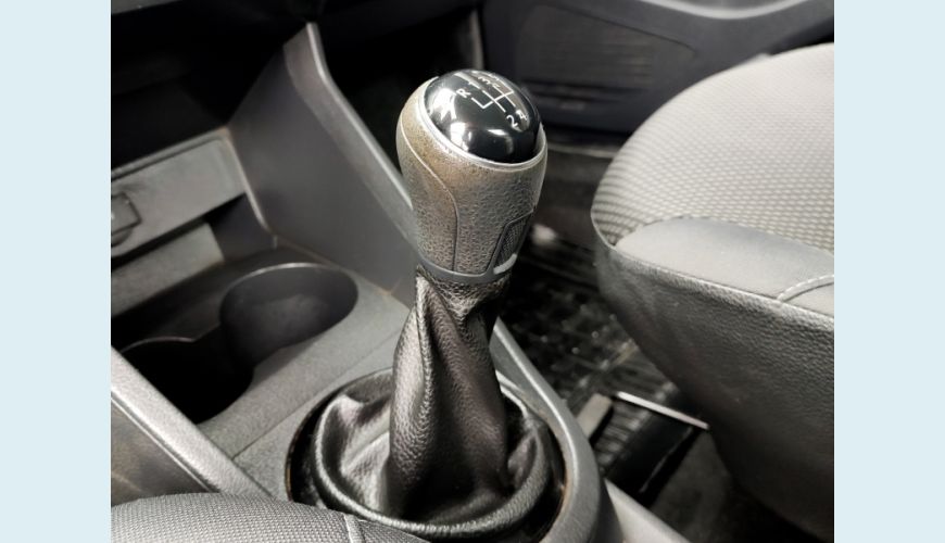 VOLKSWAGEN SAVEIRO FLEX MANUAL 4P - BRANCO - 2018 Foto 6 (Grande)