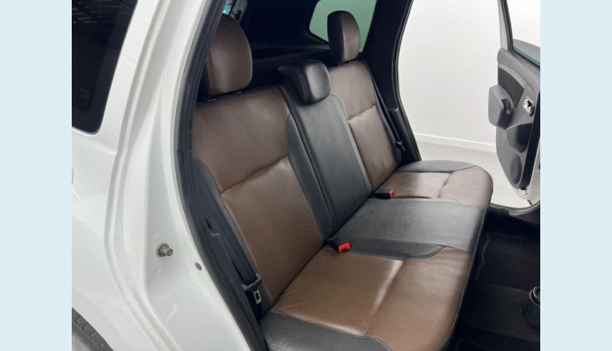 RENAULT DUSTER FLEX MANUAL 4P - BRANCO - 2016 Foto 6 (Grande)