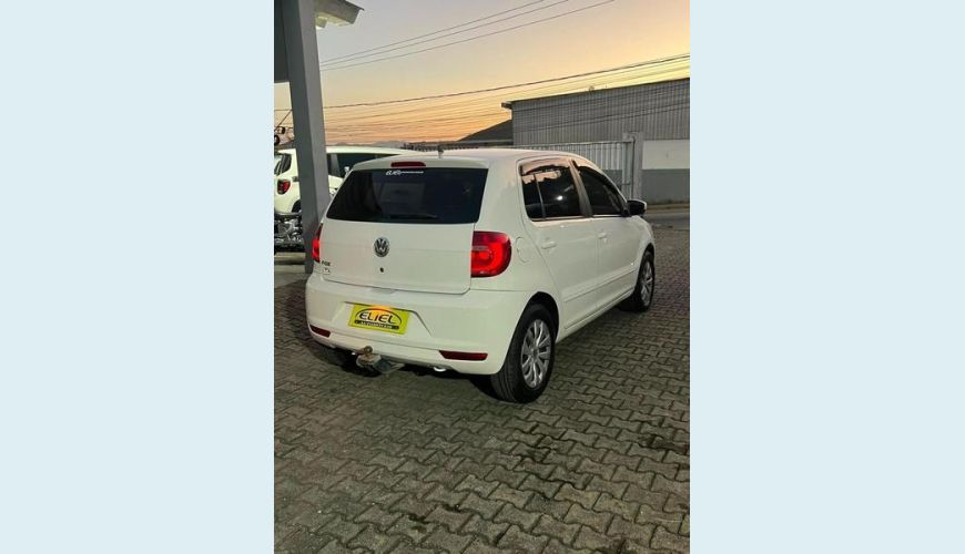 VOLKSWAGEN VOLKSWAGEN FOX GII 1.0 FLEX MANUAL 4P - BRANCO - 2013 Foto 6 (Grande)