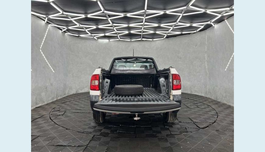 VOLKSWAGEN VOLKSWAGEN SAVEIRO STARTLINE CS 1.6 FLEX MANUAL 2P - BRANCO - 2016 Foto 6 (Grande)