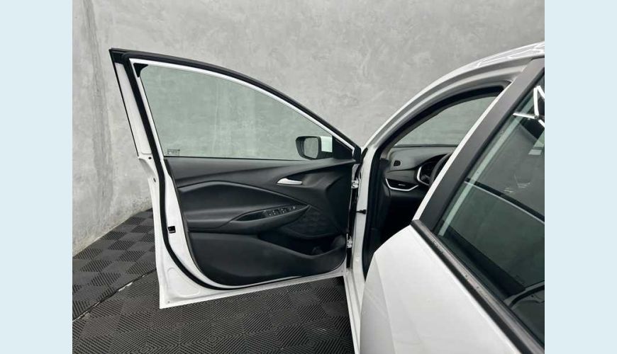 CHEVROLET ONIX PLUS LT 1.0 FLEX MANUAL 4P - BRANCO - 2023 Foto 6 (Grande)