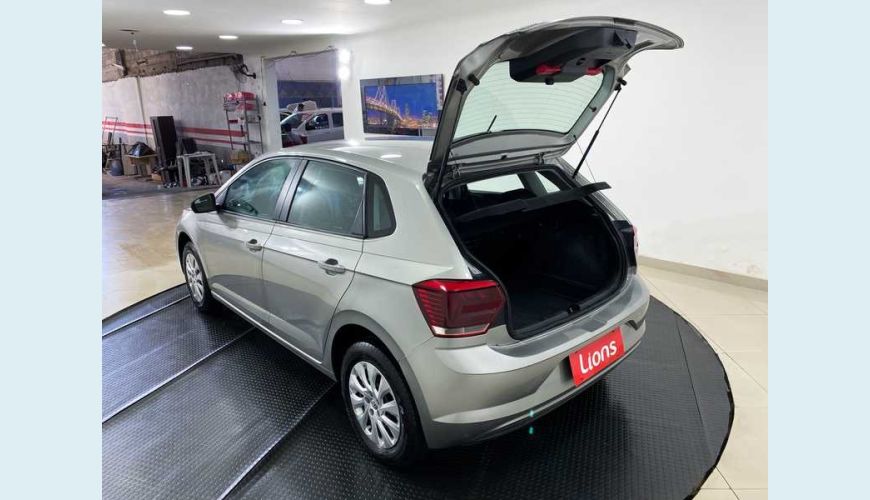 VOLKSWAGEN VOLKSWAGEN POLO 1.0 FLEX MANUAL 4P - PRATA - 2020 Foto 6 (Grande)