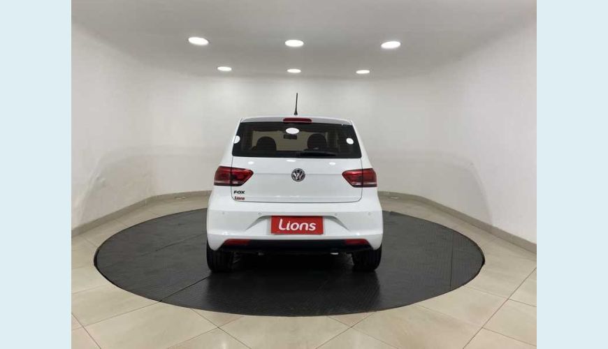 VOLKSWAGEN VOLKSWAGEN FOX COMFORTLINE 1.6 MSI FLEX MANUAL 4P - BRANCO - 2018 Foto 6 (Grande)