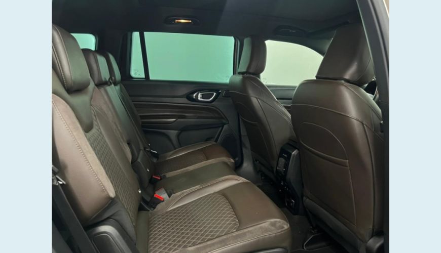 JEEP JEEP COMMANDER FLEX AUT. 4P - DOURADO - 2023 Foto 6 (Grande)