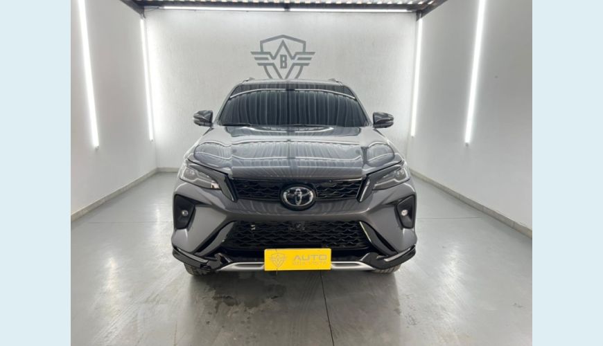 TOYOTA HILUX SW4 - CINZA - 2024 Foto 6 (Grande)