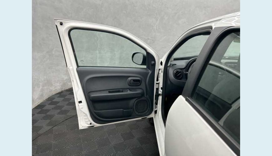 FIAT MOBI LIKE 1.0 (FLEX) - BRANCO - 2023 Foto 6 (Grande)