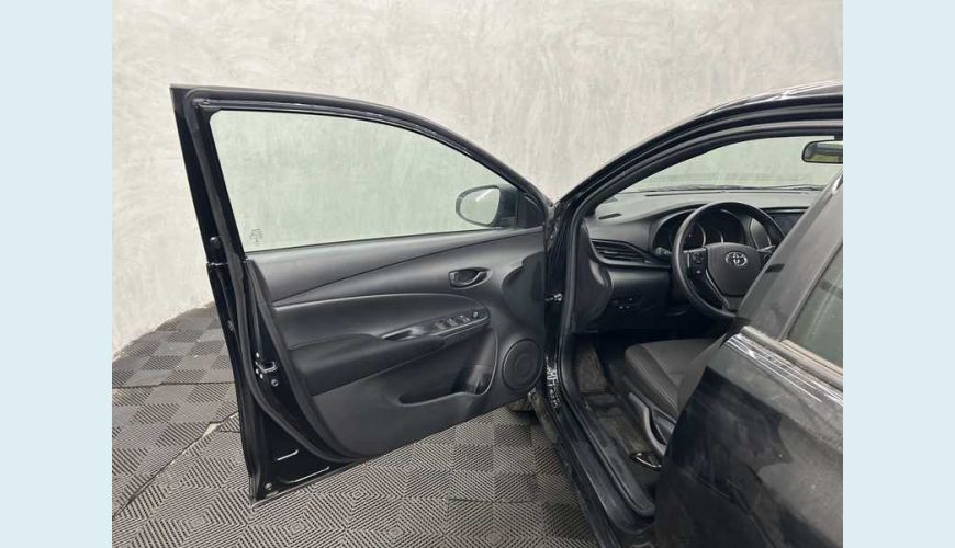 TOYOTA YARIS XL 1.5 (FLEX) (AUT) - PRETO - 2025 Foto 6 (Grande)