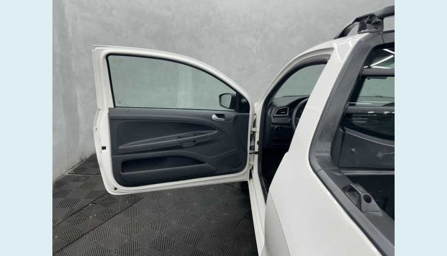 VOLKSWAGEN SAVEIRO ROBUST TOTAL FLEX 16V - BRANCO - 2024 Foto 6 (Grande)