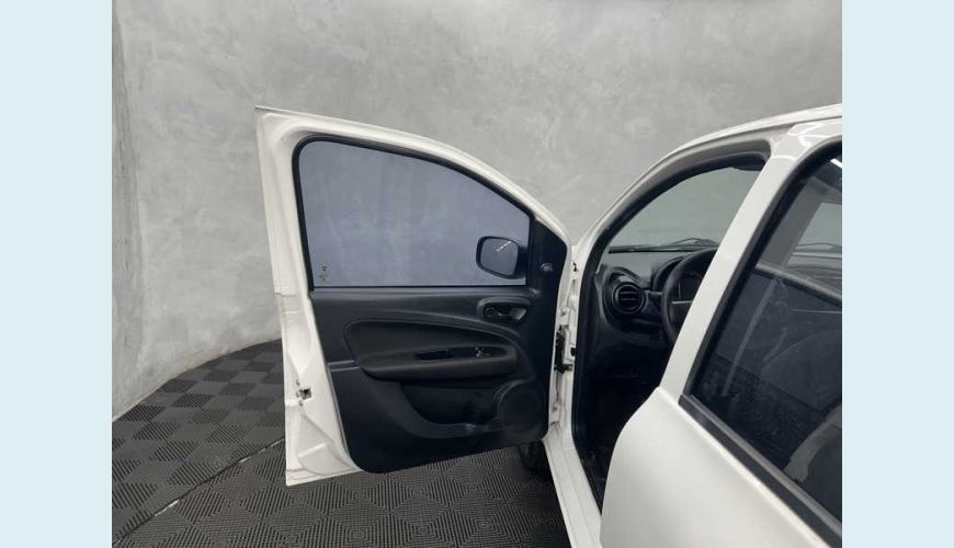 FIAT UNO ATTRACTIVE 1.0 - BRANCO - 2021 Foto 6 (Grande)