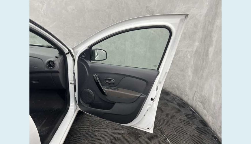 RENAULT LOGAN ZEN 1.0 - BRANCO - 2025 Foto 6 (Grande)