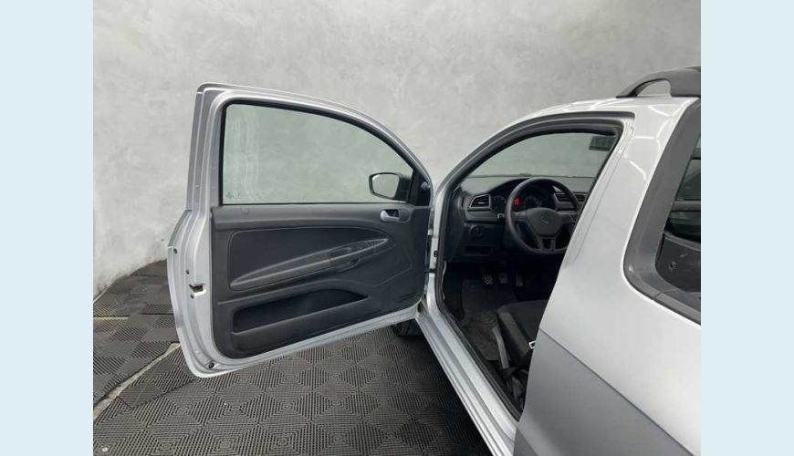 VOLKSWAGEN SAVEIRO ROBUST TOTAL FLEX 16V - PRATA - 2025 Foto 6 (Grande)