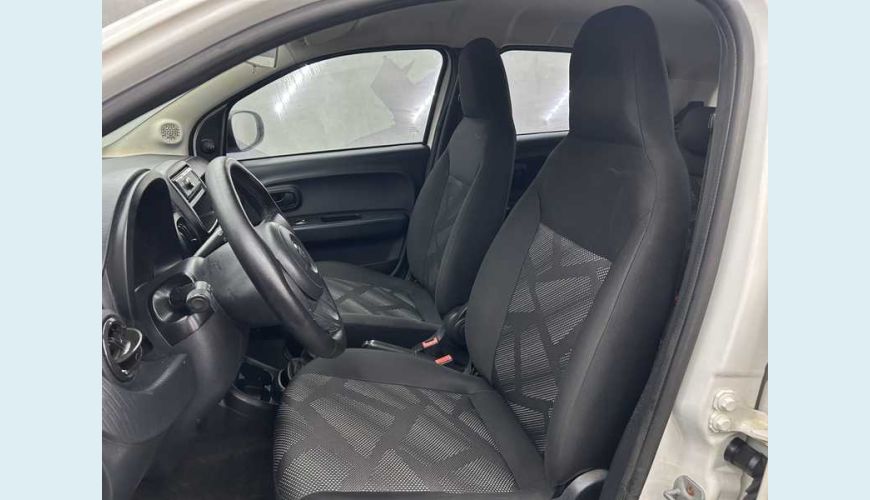 FIAT MOBI LIKE 1.0 (FLEX) - BRANCO - 2023 Foto 6 (Grande)
