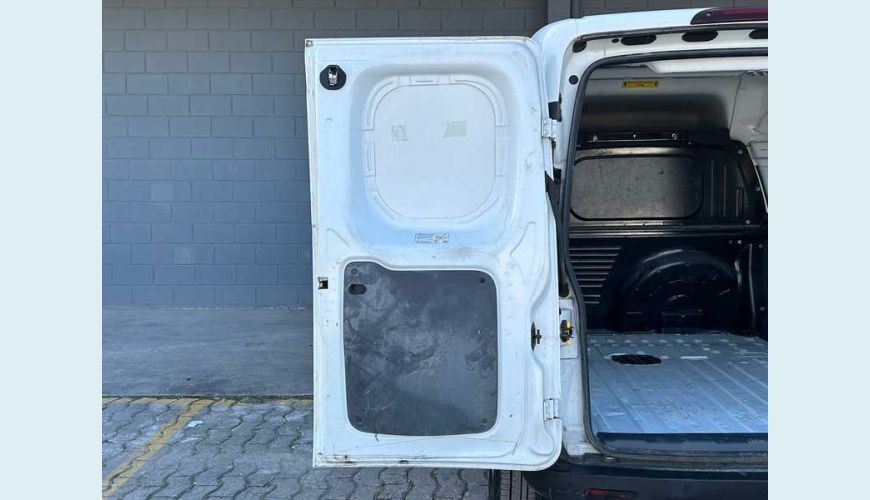 FIAT FIORINO 1.4 ENDURANCE (FLEX) - BRANCO - 2023 Foto 6 (Grande)