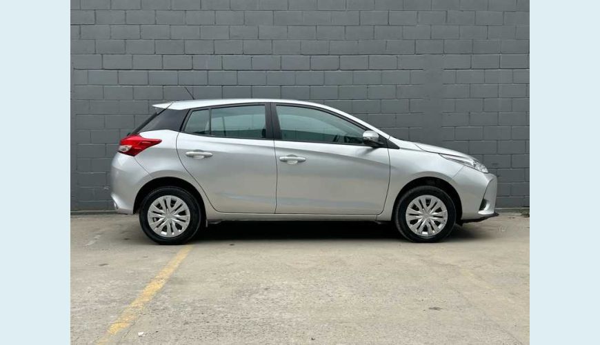 TOYOTA YARIS XL 1.5 (FLEX) (AUT) - PRATA - 2025 Foto 6 (Grande)