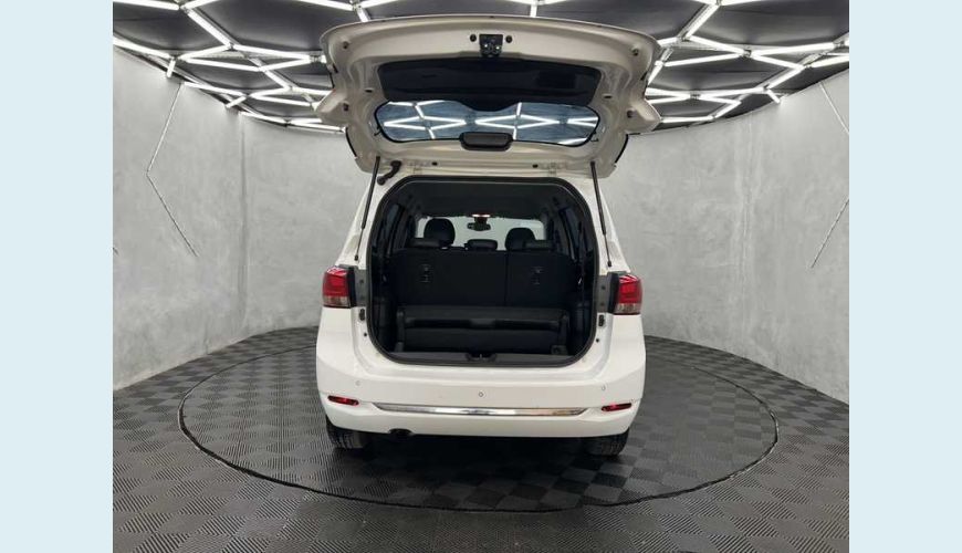 CHEVROLET SPIN PREMIER 1.8 (AUT.) - BRANCO - 2023 Foto 6 (Grande)