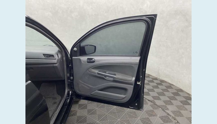 VOLKSWAGEN VOYAGE 1.6 - PRETO - 2022 Foto 6 (Grande)