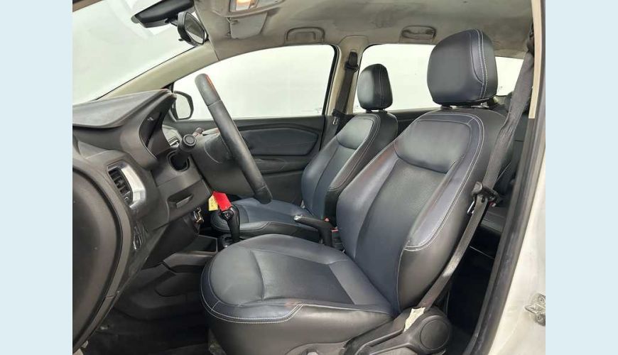 CHEVROLET SPIN PREMIER 1.8 (AUT.) - BRANCO - 2023 Foto 6 (Grande)