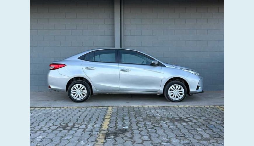 TOYOTA YARIS SEDAN XL 1.5 FLEX AUT. - PRATA - 2025 Foto 6 (Grande)
