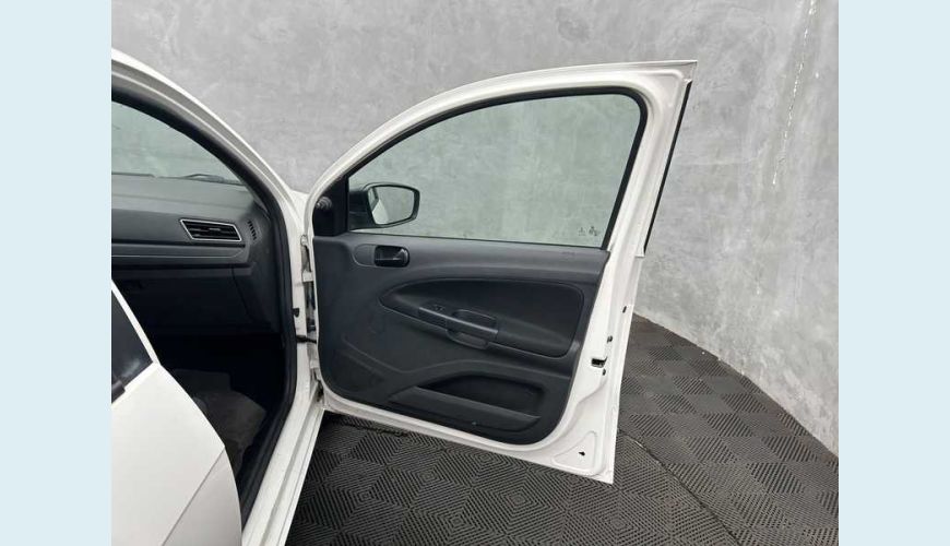 VOLKSWAGEN GOL 1.0 12V FLEX - BRANCO - 2022 Foto 6 (Grande)
