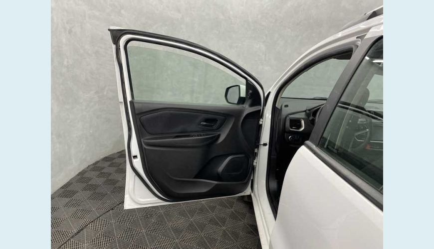 CHEVROLET SPIN LT 1.8 - BRANCO - 2022 Foto 6 (Grande)
