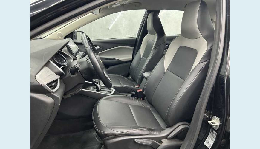 CHEVROLET ONIX PLUS PREMIER 1.0 TURBO (AUT.) - BRANCO - 2025 Foto 6 (Grande)