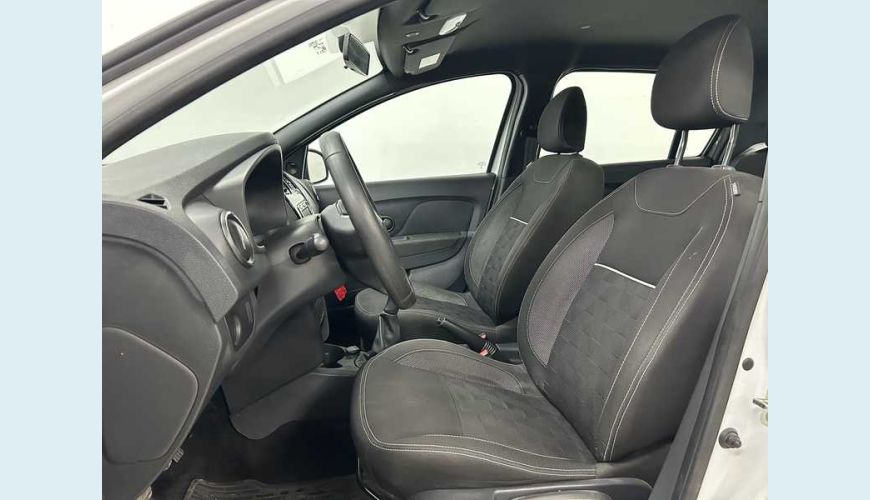 RENAULT LOGAN ZEN 1.0 - BRANCO - 2024 Foto 6 (Grande)