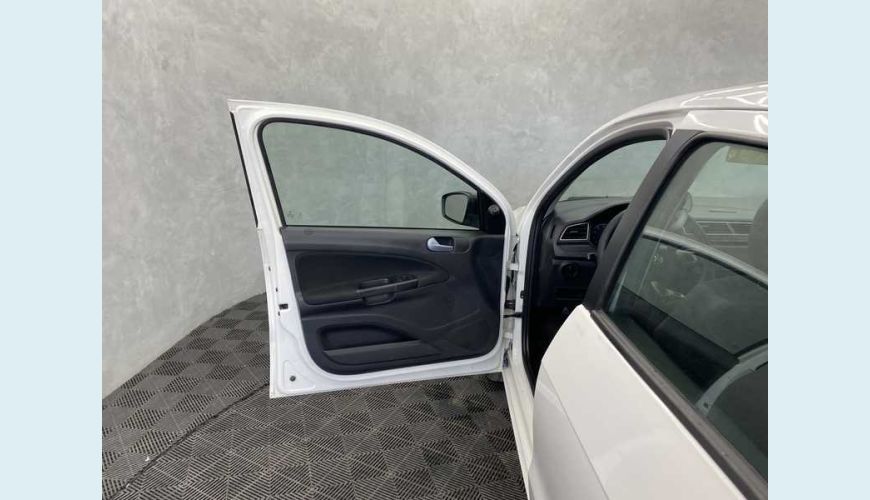 VOLKSWAGEN GOL 1.0 12V FLEX - BRANCO - 2019 Foto 6 (Grande)