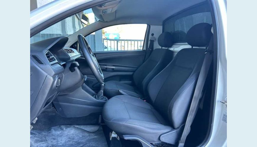 VOLKSWAGEN SAVEIRO ROBUST 1.6 MSI CS FLEX - BRANCO - 2023 Foto 6 (Grande)