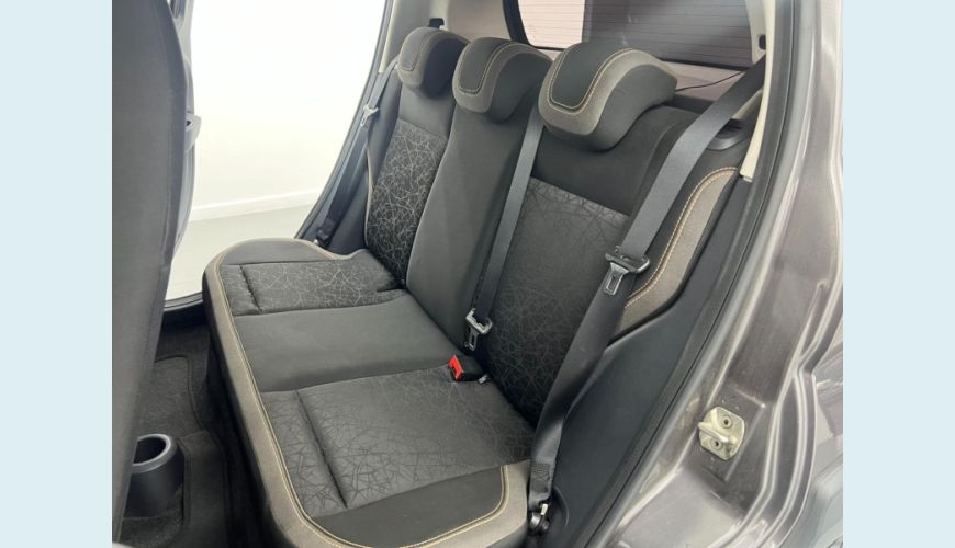 FIAT MOBI TREKKING 1.0MT - CINZA - 2023 Foto 6 (Grande)