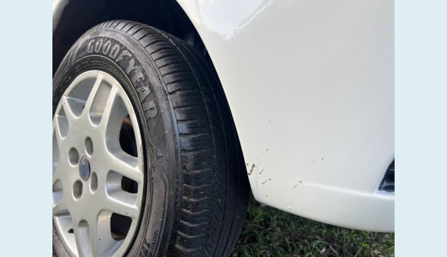 FIAT PALIO - BRANCO - 2005 Foto 6 (Grande)