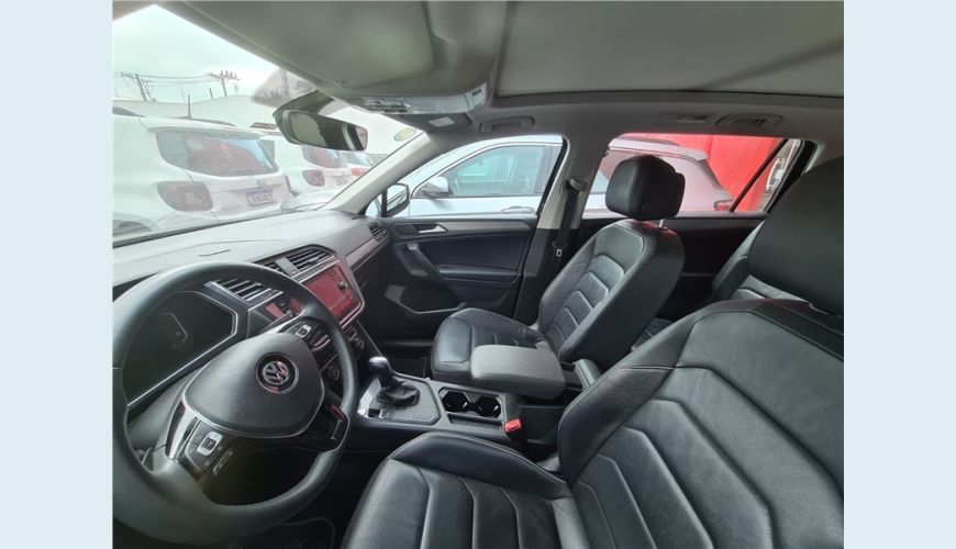 VOLKSWAGEN TIGUAN 1.4 250 TSI TOTAL FLEX ALLSPACE COMFORTLINE TIPTRONIC - PRETO - 2020 Foto 7 (Grande)
