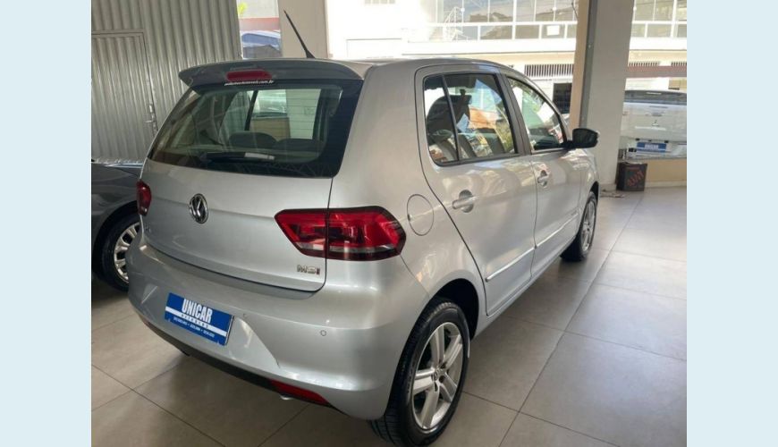 VOLKSWAGEN FOX 1.6 MSI HIGHLINE 16V FLEX 4P MANUAL - PRATA - 2015 Foto 7 (Grande)